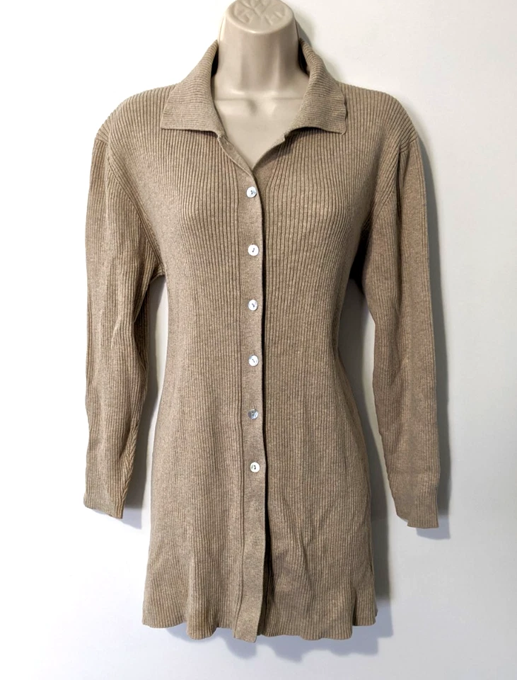 Camisa suéter acanalada frontal con botones Dockers para mujer talla mediana 100 % algodón elástico usada en excelente estado Foto 1 de 4