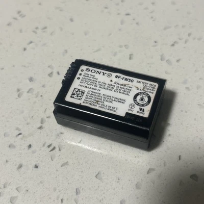 使用 NP-FW50 电池 适用于索尼 A6300、A6000、A5000、A3000、A7R、Alpha 7、Alpha 7R — 第 1/2 张图片
