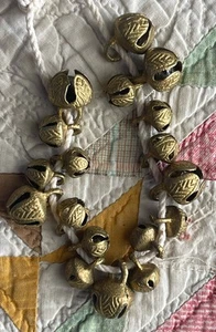 VINTAGE MINIATURE BRASS BELLS - Picture 1 of 3