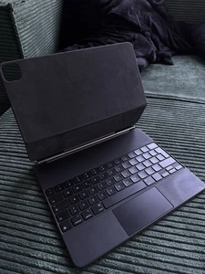 Apple Magic Keyboard (iPad Pro 12,9"3. i 4. Pokolenie) niemiecki - Zdjęcie 1 z 7