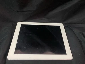 3rd Generation Apple iPad 32gb A1430 Tablet Device Broken For Parts - Picture 1 of 9