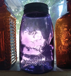 BEAUTIFUL AMETHYST BALL MASON EARLY 1900 QUART FRUIT JAR W/BALL EMB ZINC LID - Picture 1 of 9