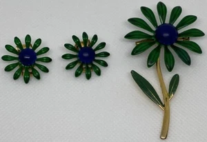 Juego de broches y pendientes de clip vintage de metal esmaltado verde y azul con flor de margarita - Imagen 1 de 17