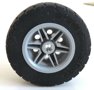 LEGO Technic-Reifen / Tire 49.5 x 20 mit Felge, hell blaugrau # 56145c05 - Bild 1 von 3