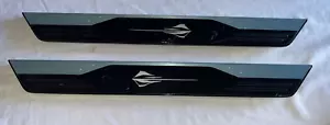 Chevy Corvette C8 Illuminated Door Sill Plates Stingray Logo OEM GM 84185604-05 - Picture 1 of 7
