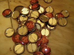 KIRK CAMERON GROWING BUTTON LOT OF 51 VINTAGE GROWING PAINS 1987 TEEN STAR - Picture 1 of 5