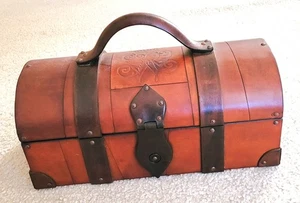 RARA SCATOLA PORTAOGGETTI VINTAGE FATTA A MANO WESLEY BOBER LEGNO E PELLE 14L" x 6"H x 7,5"W, 19 - Foto 1 di 10