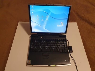 Toshiba Tecra T9000 vintage RTS gamer Laptop Windows XP - Image 1 of 4