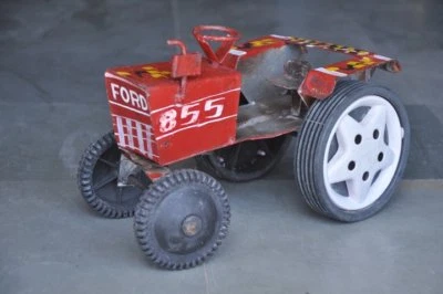 Vintage Unique 855 FORD Fine Handpainted Solid Tractor Tin Toy , Collectible - Image 1 of 4