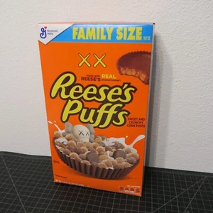 Limited Edition Kaws Reese’s Puffs Cereal XX Companion Sold Out Rare Family Size - Bild 1 von 5