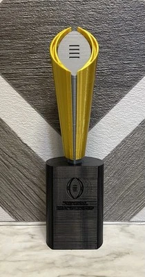 Ohio State College Football National Championship Trophy 6 1/2" | Impreso en 3D Foto 1 de 4