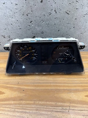 83010-28160 | TOYOTA OEM CUADRO DE INSTRUMENTOS VELOCÍMETRO MEDIDORES Van 1984 Foto 1 de 4