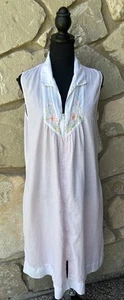 Secret Treasures Nightgown M/L Pink Seersucker Sleeveless Front Zip Embroidered - Picture 1 of 8