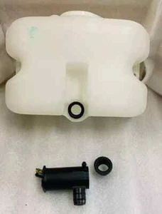 SUITABLE FOR SUZUKI SAMURAI '85-'95 WINDSHIELD WASHER TANK / INCLUDES PUMP - Picture 1 of 3