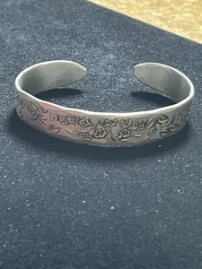 Vintage Wendell August Forge Cuff Bracelet Hand Wrought Pewter Flowers SilverTon - Picture 1 of 11