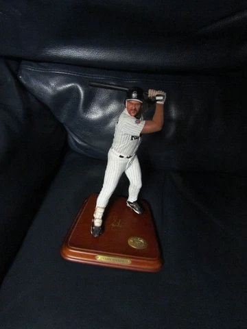 LARRY WALKER DANBURY MINT LIMITED ED FIGURINE Cover