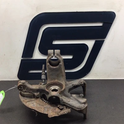 Volkswagen Golf 2004 4 puertas - nudillo delantero del conductor izquierdo (defecto y solo piezas) Foto 1 de 4