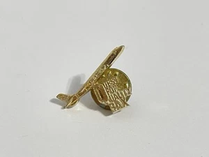 Spilla in metallo Airplane Quest For Quality Bax, tono oro - Foto 1 di 5