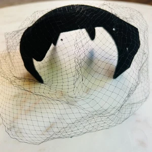 Nell New York Black Velvet With Birdcage Veil Vintage Womens Cocktail Hat - Picture 1 of 9
