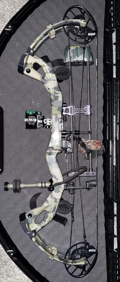 Arco composto preto PSE Stealth Carbon Air 35" destro 50-60 lb 26,5-32" - Imagem 1 de 4