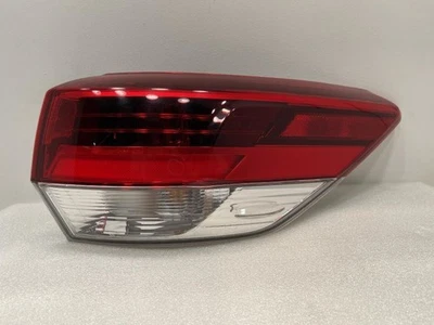 Luz trasera para pasajero derecho Toyota Highlander 2017-19 cuarto montada borde fundido Foto 1 de 4