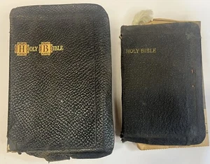 2 Vintage Bibles Red Letter Master Art Bible Helps Pronouncing Nelson Damaged - Picture 1 of 23