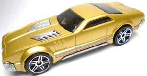 2007 HOT WHEELS CCM COUNTRY CLUB MUSCLE GOLD 1:64 DIECAST 3 1/8" CAR RED SILVER - Picture 1 of 6