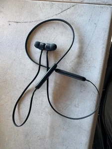 Auriculares internos inalámbricos Beats by Dr. Dre Flex - Beats Black - Imagen 1 de 5