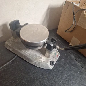 Waring Pro Profi Belgisches Waffeleisen WMK300 Edelstahl drehbar  - Bild 1 von 9