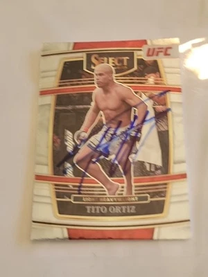 TITO ORTIZ AUTOGRAPH SIGNED TRADING CARD 2011 Topps  UFC LT HEAVYWEIGHT CHAMPION - Image 1 of 2