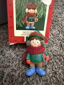 Vintage 1987Hallmark Let It Snow Keepsake Christmas Ornament - Picture 1 of 4