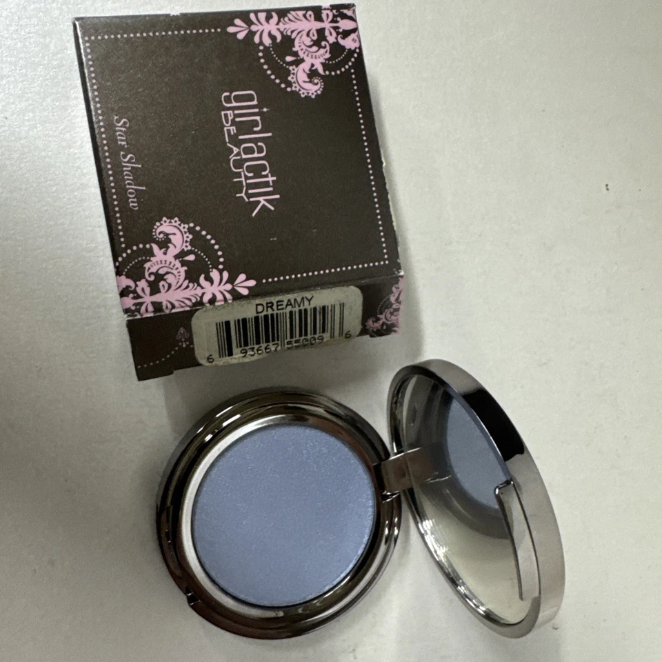 Sombra de ojos Girlactik Beauty Star Shadows DREAMY 0,088 oz/2,5 g azul claro Foto 1 de 4