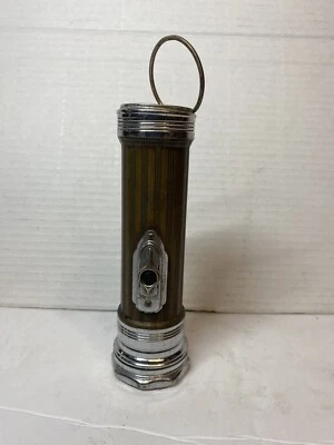 Linterna Eveready vintage con estuche de latón Foto 1 de 4