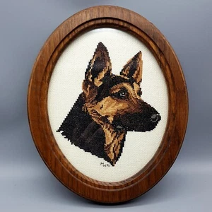 Retrato de perro pastor alemán punto de cruz, acabado, marco de roble ovalado con vidrio - Imagen 1 de 6