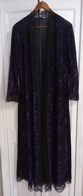 Bata Larga Fredericks Of Hollywood Vintage Púrpura Floral Nylon Encaje Encaje Negro 1X Foto 1 de 4