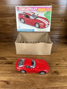 AMT 8394 1997 Dodge Viper GTS Snapfast McM 1/25 KIT FS - Picture 1 of 4