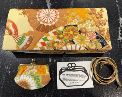 Bolso clutch vintage Judith Lieber para Bonwit Teller acolchado japonés satinado/seda Foto 1 de 4