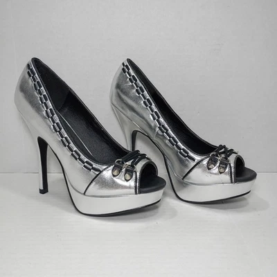 Zapatos de salón Demonia Pixie-18 Peep-Toe para mujer talla 8 plateados/negros con púas y cordones Foto 1 de 4