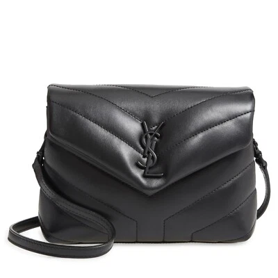 Bolso Bandolera Saint Laurent Toy Loulou Cuero en Color Negro Nuevo sin Etiquetas Precio de venta sugerido por el fabricante $2100 Foto 1 de 4