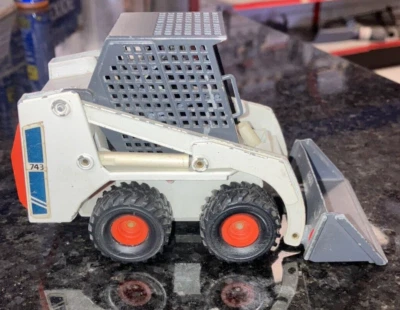 Vintage Clover Bobcat 743 Skid Steer Loader 1:19 Scale Diecast #4431 - Image 1 of 4
