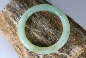 Bracciale tondo in giada nefrite cinese XX secolo - Foto 1 di 8
