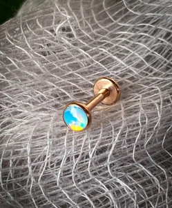 1pc Iridescent Stone Labret Stud Helix Tragus Cartilage Internally Threaded - Picture 1 of 10
