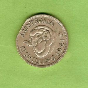 #C4. CLIPPED  PLANCHET 1961 ERROR AUSTRALIAN SILVER SHILLING  COIN  - Bild 1 von 2