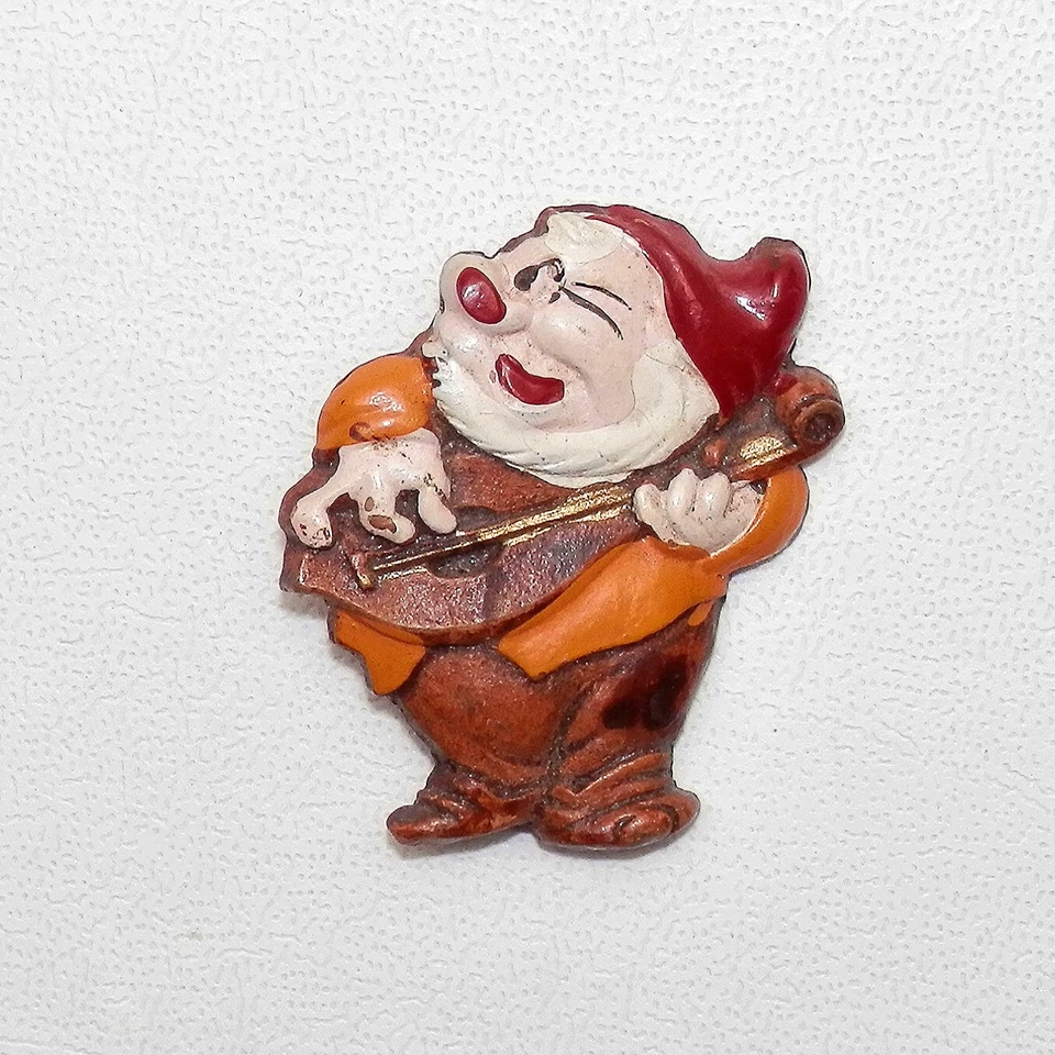 1938 Disney ENT счастливый Белоснежка семь гномов сирокко фигурный 3D значок винтажный  - Изображение 1 из 4