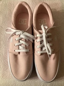Women’s Shoes - Picture 1 of 4