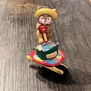 Hallmark Recuerdo Navidad Adorno Ratón con Pala en Carretilla Deseos - Imagen 1 de 7