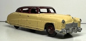 DINKY TOYS : No. 171 HUDSON SEDAN - CREAM/MAROON - Late 1950's - Unboxed. - Picture 1 of 5