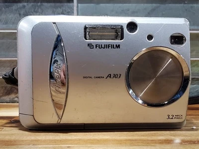 Fujifilm FinePix A303 3.2MP Digital Camera w/ 3x Optical Zoom Camera Only Good - Image 1 of 4