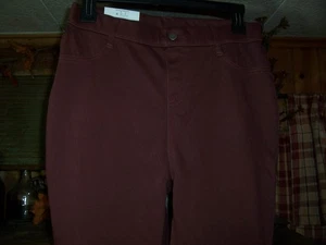 TIME AND TRU WOMENS HIGH RISE STRETCH FITTED JEGGINGS SIZE SM 4-6 PLUM COLOR NEW - Picture 1 of 3