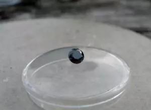 Schwarz Natürlicher Diamant Lose Facettiert Rund 4 mm - Bild 1 von 3